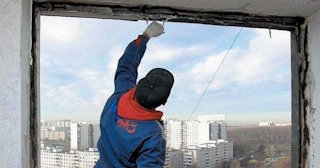 Демонтаж остекления балкона в Ахтубинске - цена от 572 руб. - Сварной-Хтб