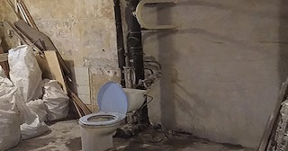 Демонтаж сантехкабины в панельном доме - цена от 1040 рублей | Сварной-Хтб